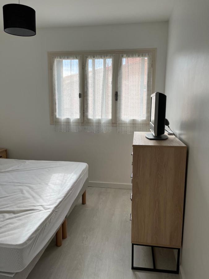 Les Batteries Face A La Apartment